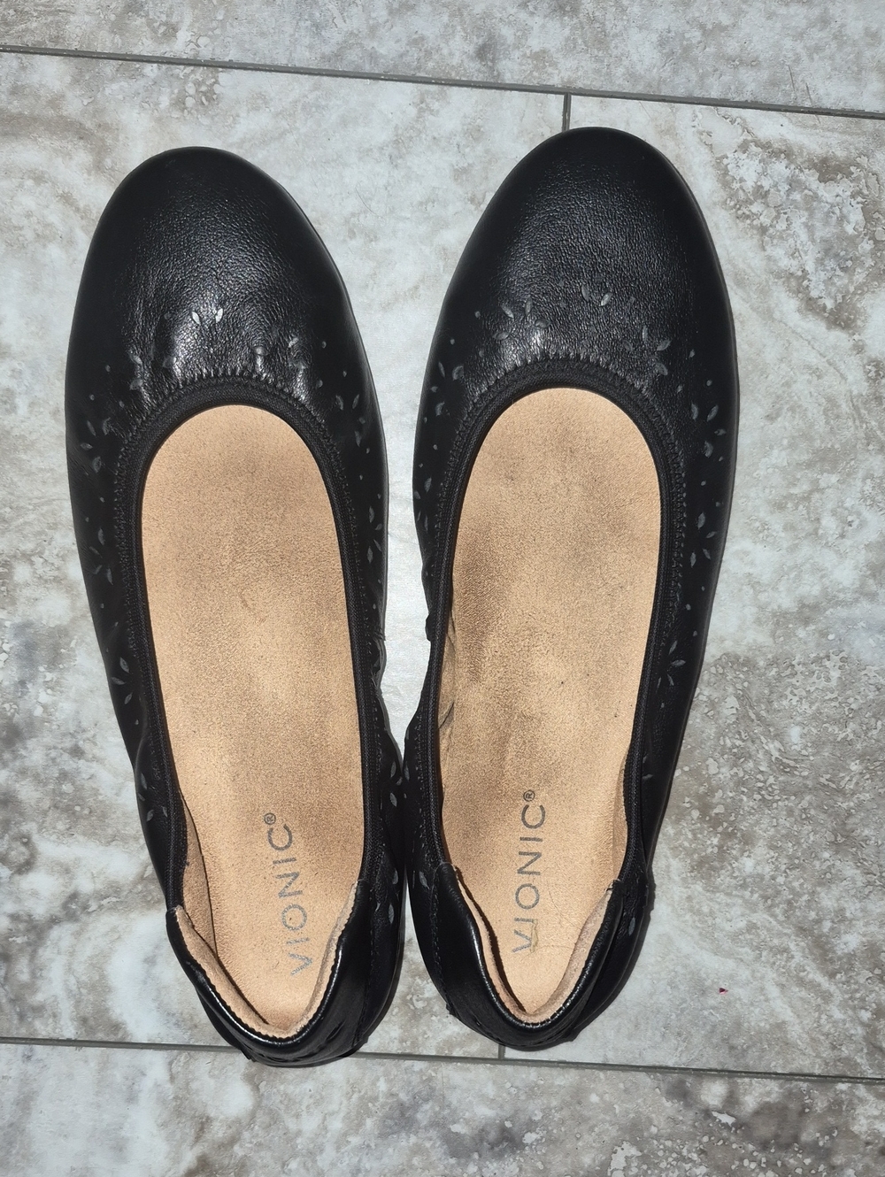 VIONIC EUC SOFT PADDED INSOLE NON SKID SOLES Perforated LEATHER FLAT SZ 8.5
